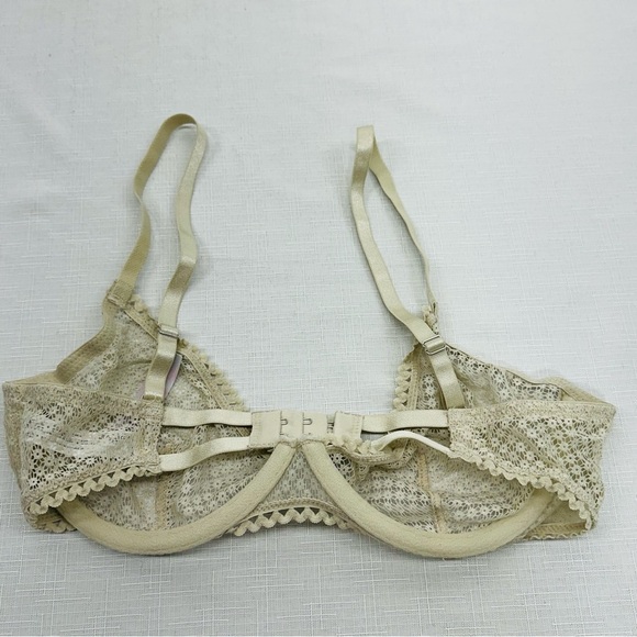 Lot of 3 Out From Under & Victoria's Secret Size 34C Pink Silver & Beige Bras - Picture 3 of 15